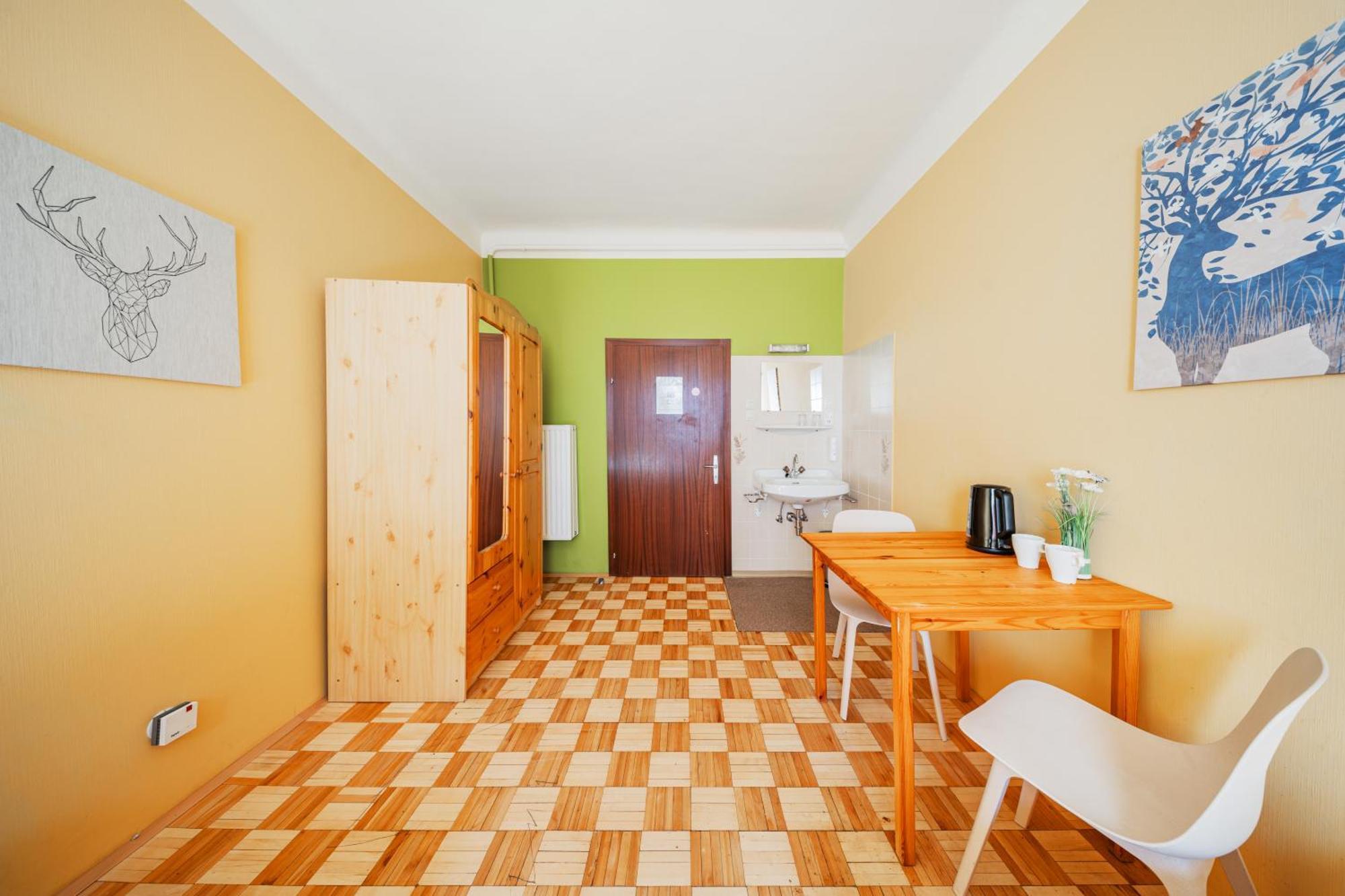 Hostel West *
